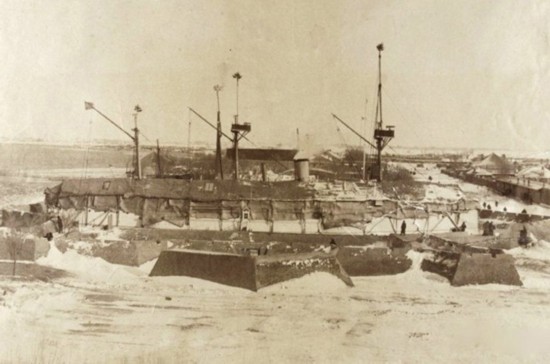 1894年美国经济_1894年普尔曼大罢工中,工人与士兵对峙-美国如何构建社会和谐 改革...