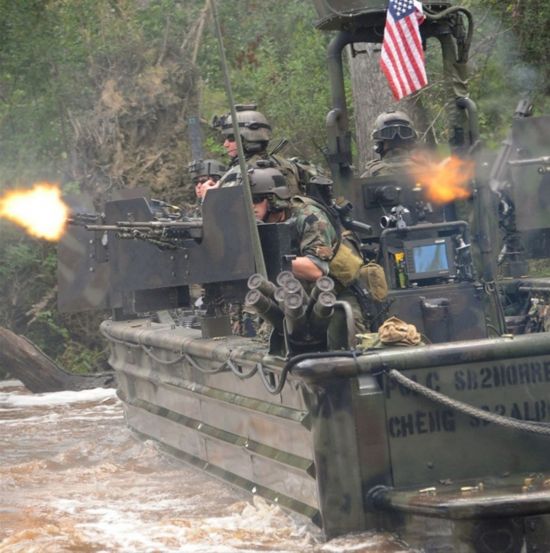 美军火神炮为世界最快 射速每分可达6000发