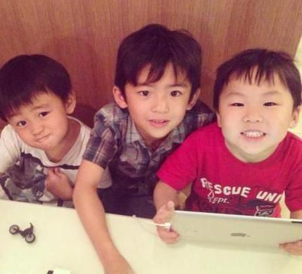 吴镇宇儿子Feynmant与谢霆锋儿子Lucas谁更帅