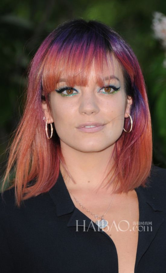 򡤰 (Lily Allen) 2014λɶ ȹ˿ (Stella McCartney) 2014ﶬϵУ߸Ь˹ᡤ³ (Christian Louboutin) ְζ (Chanel) 