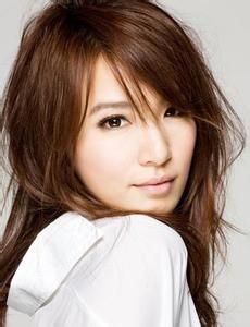 Hebe田馥甄被曝已有 老公 SHE合体代言