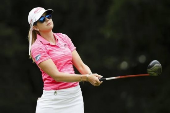 ��ʮλ������������Ĭ��Paula Creamer�����������룺550����Ԫ��������100����Ԫ�������Էѣ�450����Ԫ��������������Ĭ3�·��ж������Ů��ְҵ�߶���LPGA��Ѳ�����ھ����������Դ���2010�����߶��򹫿����϶���������״Ρ����⣬���¼��¾��еĻ��Ů�ӹھ���������HSBC Women's Champions ���У����ڵڶ��ֵļӶ�����22.86�׵�ӥ���¶�ھ����˴ν���Ľ����21����Ԫ������Դ������˹��������