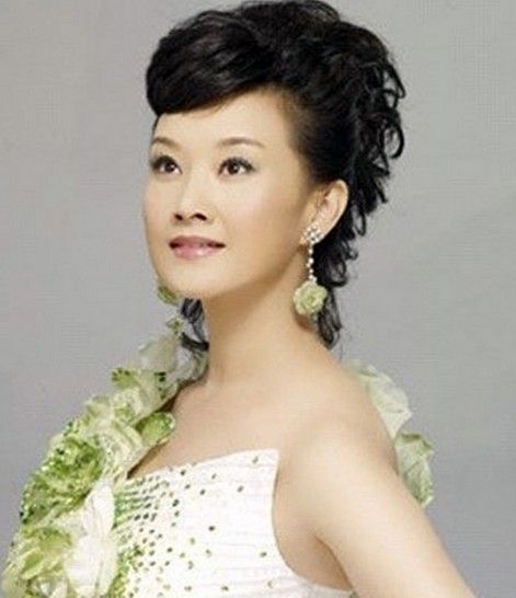 宋祖英董卿赵薇林志玲 揭秘女明星真实学历