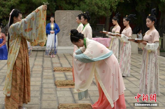 高清:山西太原文庙惊现18岁汉服<em>美女</em>【3】--江