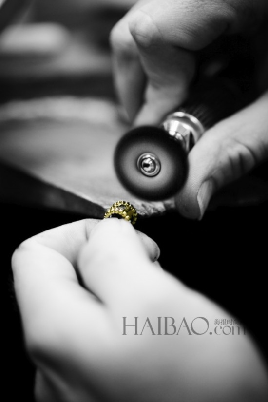 ����ű� (Van Cleef & Arpels) �����Perleeϵ�й���