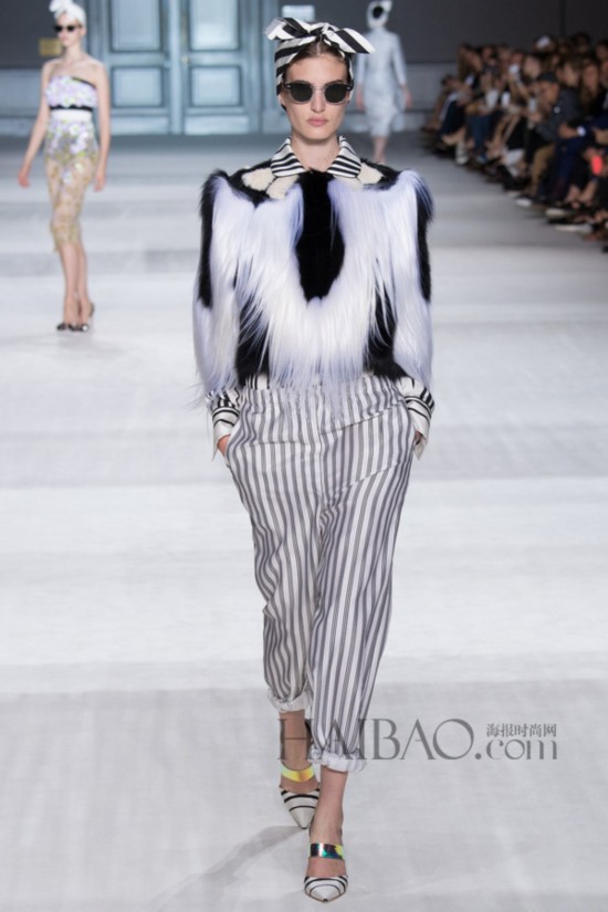 2014秋冬巴黎高定时装周詹巴迪斯塔·瓦利 (Giambattista Valli) 秀场