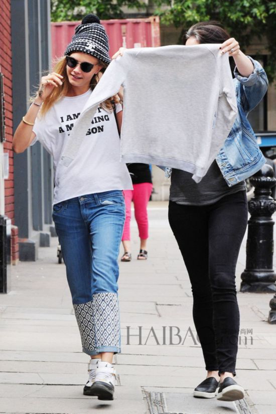 aɶ626AWҥdԡP}˥ (Cara Delevingne) PͤHb۴XC