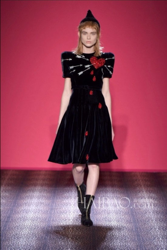 2014秋冬巴黎高定时装周夏帕瑞丽 (schiaparelli) 秀场
