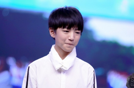 tfboys队长王俊凯被曝早恋 传女友是富二代才上