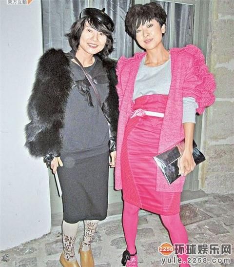 不会穿衣总被吐槽的女星:蒋欣被糟蹋(图)