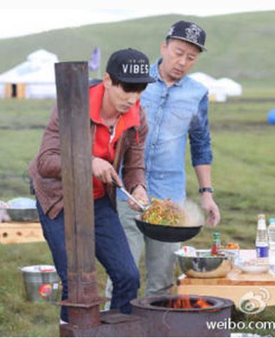 爸爸去哪儿第二季预告 杨阳洋变身小歌王沉迷