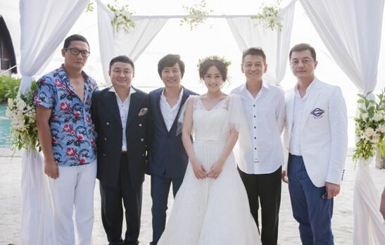 刘芸婚纱照_刘芸郑钧婚纱照(3)