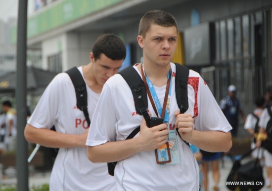 Photos of athletes and coashes taken on August 19, 2014 show how fashionable they are in Youth Olympic Village of Nanjing 2014 Youth Olympic Games which kicked off on August 16, 2014 in Nanjing, east China's Jiangsu Province.