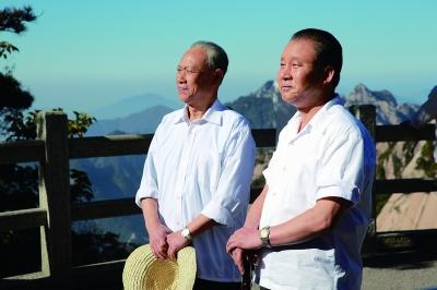 马少骅向邓小平女儿讨教走路姿势:手背向前