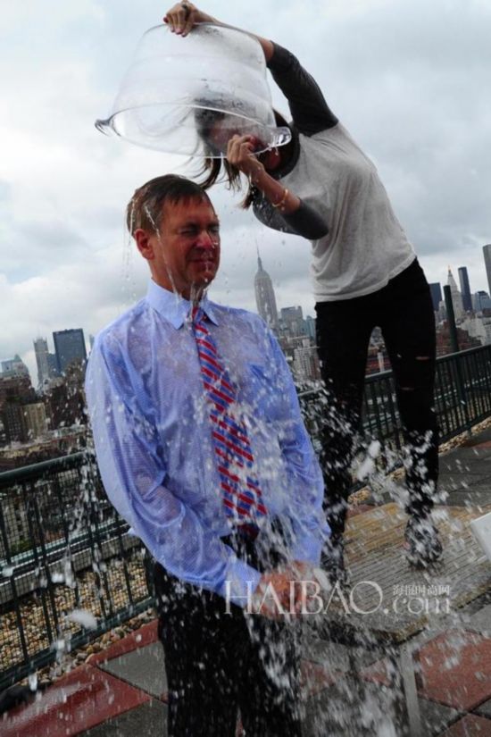 Pat Kiernan롰ALSͰս (ALS Ice Bucket Challenge) Ƭ
