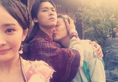 古剑奇谭陈伟霆自称贱贱哒 基情拥抱李易峰马