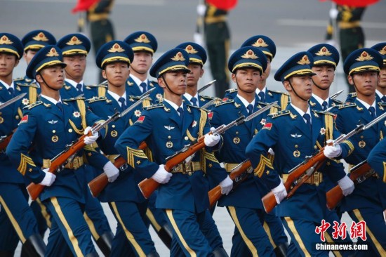 帅气!解放军三军仪仗队正式换装新式礼宾服【8】