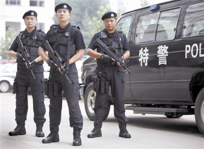 女特警之贩卖人口_中国人的一天 女特警储晶君