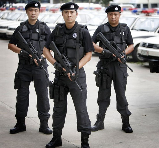 女特警之贩卖人口_中国人的一天 女特警储晶君(2)