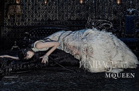 �W��Edie Campbell�tö�Ⱦ��s�j�P���� (Alexander McQueen) 2014��V�k�˼s�i�j��