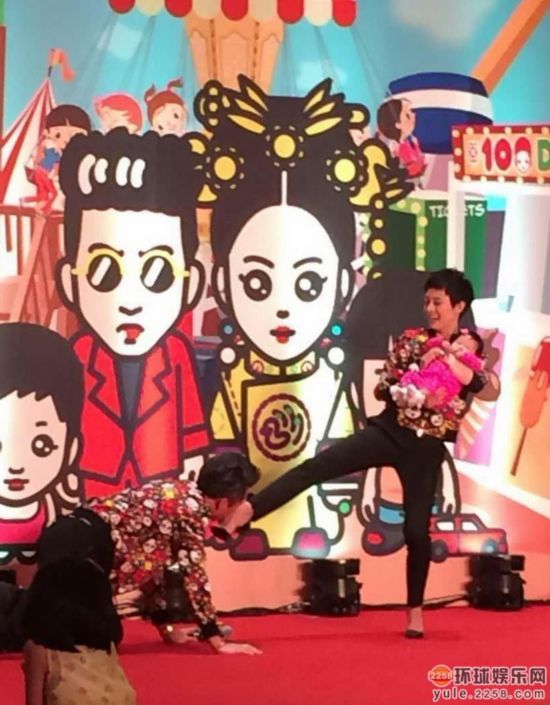 星二代千金连连身材看 王晶女儿胸最大