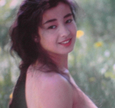 41岁日本女神宫泽理惠激瘦 被嘲似人妖