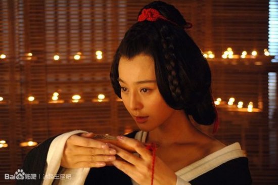 范冰冰古装造型逐个数 丫鬟青楼女子女皇演个