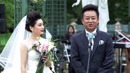 央视主持朱军与妻子谭梅法国办婚礼(组图)