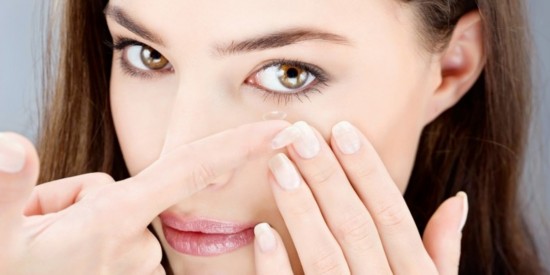 电眼小贴士:外媒总结佩戴隐形眼镜注意事项