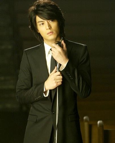 中韩明星收入悬殊:EXO人均年收入700万 杨幂