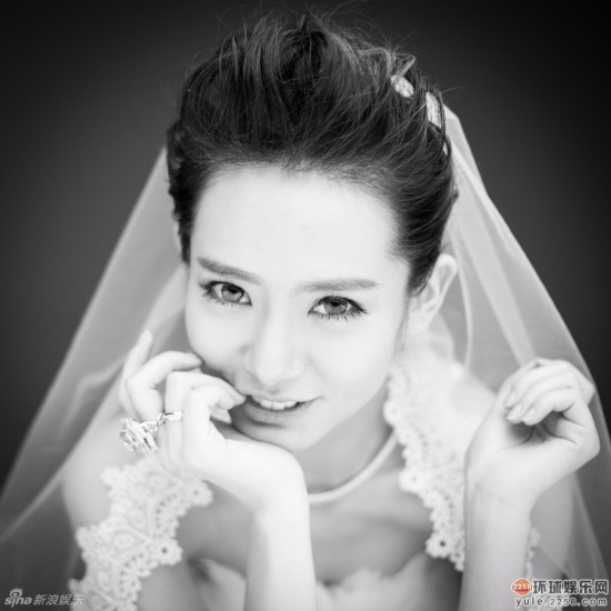 戚薇李承铉表情曝光搞怪对象恩爱秀婚戒(图)【收盆换神情包盆婚照图片