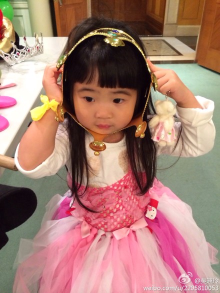 曹格发爱女<em>视频</em>辟谣姐姐退出《爸爸去哪儿2》