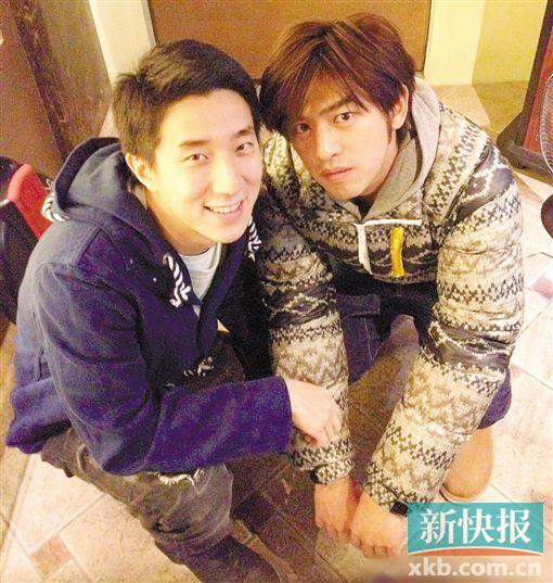 港媒曝房祖名迷幻照 律师透露其变憔悴