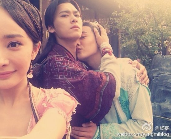 天宇李易峰玩基情不忍直视 陈伟霆快抢回你的好基友