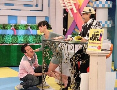 郑爽整容后张翰惊呆 开眼角尖下巴被吐槽绿茶