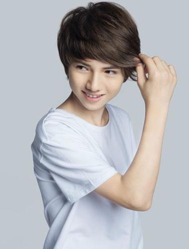 00后f4成员 张汉盛微博 资料曝光 张汉盛帅气私