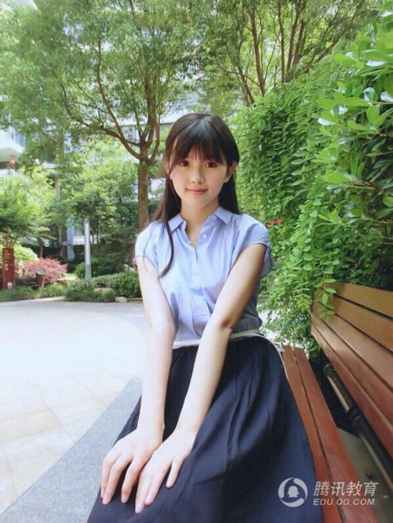 南昌大学校花钟恩淇清纯甜美 被网友冠以"甜美精灵"/组图【12】