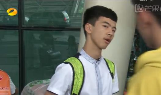 变形计最新一期 邹丹阳何权谋逃课被逮拿跳河