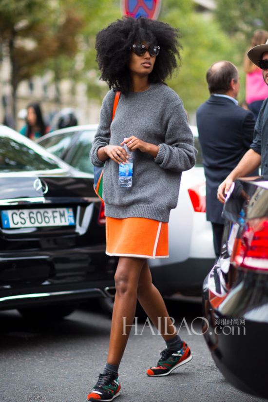 i-DʱװJulia Sarr-Jamois