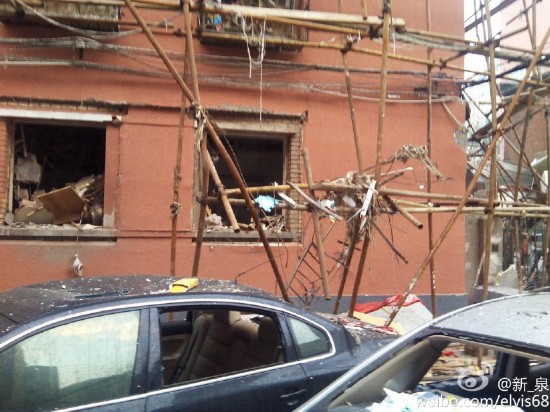 北京左家庄民宅爆炸:居民称地基都在晃 多人受