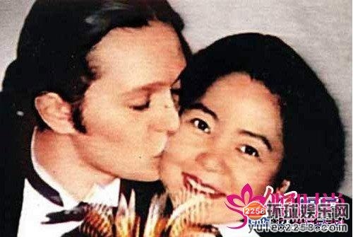 揭秘:邓丽君真正的死因 与成龙昔日恋情回首