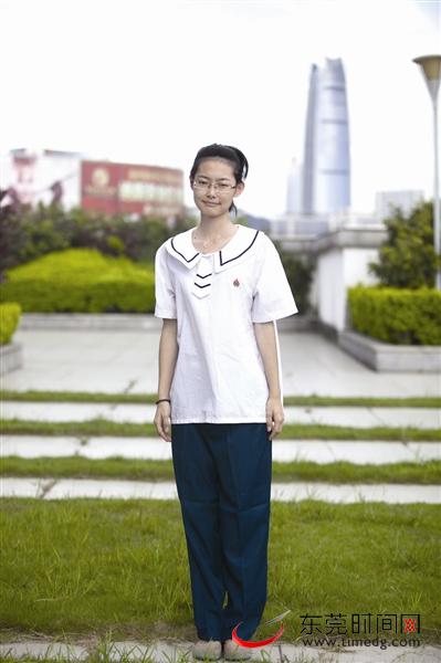 盘点东莞中小学校服:东莞外国语学校校服"潮"【4】