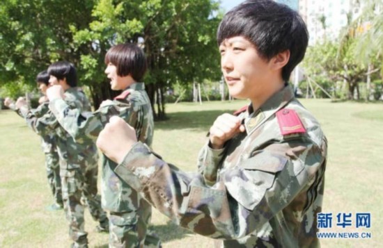 武警海南总队通信女兵们的训练生活剪影