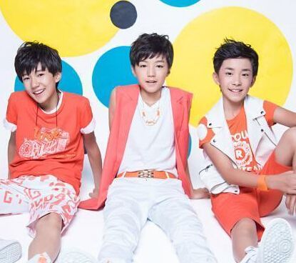 2014年《开学第一课》正式开课 TFboys演唱主题曲