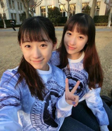 复旦<em>英文</em>专业<em>双胞胎姐妹</em>花走红 清纯可爱--人民