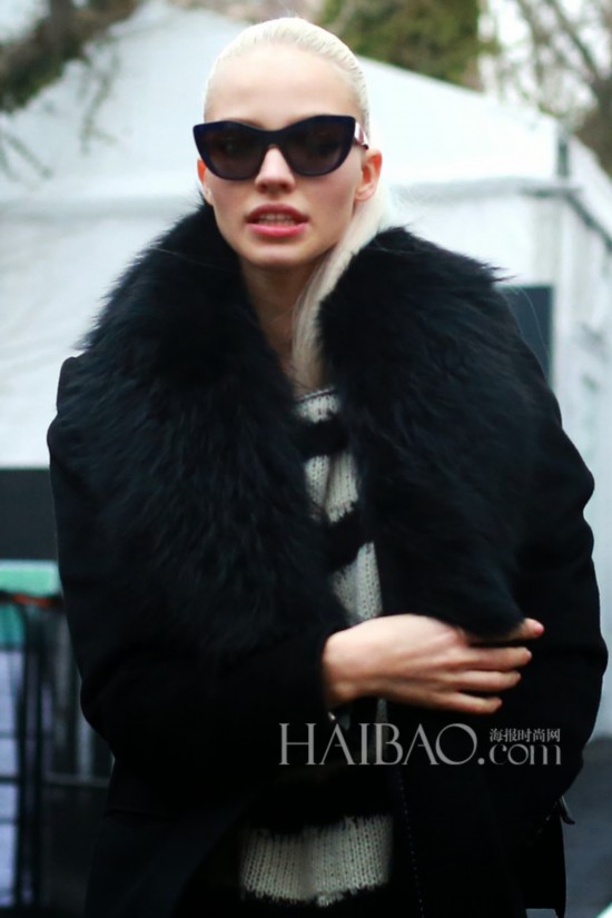 ��ģ��ɳ��¶˿ (Sasha Luss) 
