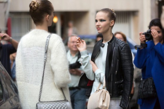��ɳ��¶˿ (Sasha Luss) 2014�ﶬ�߼�����ʱװ���㳡�����