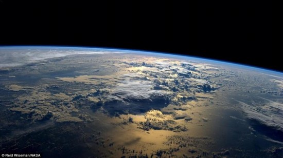 空间站宇航员发布绝美地球表面照片 引网友围观