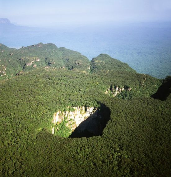 环游世界:全球10大震撼心灵的天坑(图)