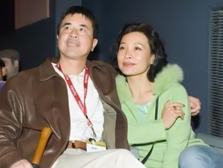 陈冲一双女儿近照曝光 亭亭玉立美艳惊人